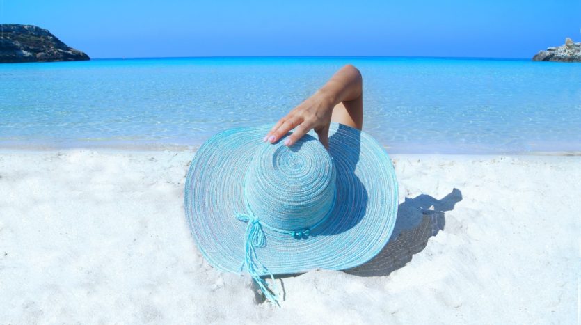 Genius passive income ideas to help you make money while lying on the beach!