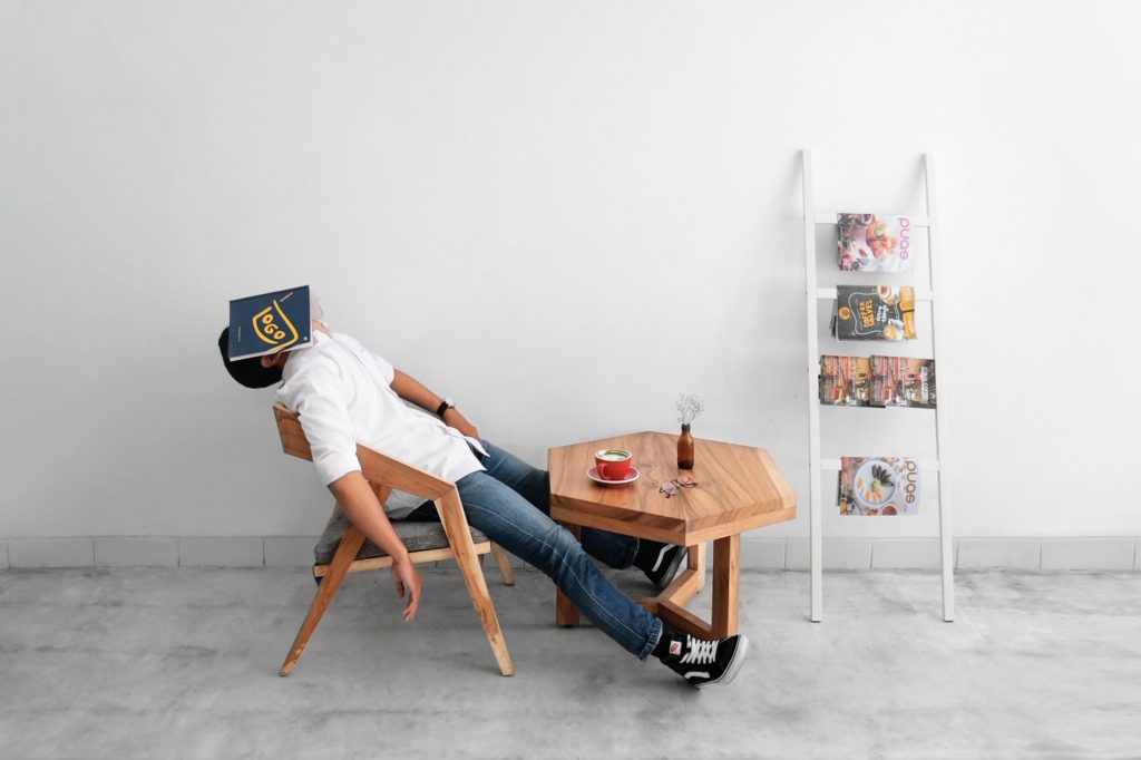 Take full advantage of your slow season by adding a new income stream to your real estate business! Here are 5 ways to make money when real estate sales are slow. #realtorlife #sidehustle #real estate #passiveincome