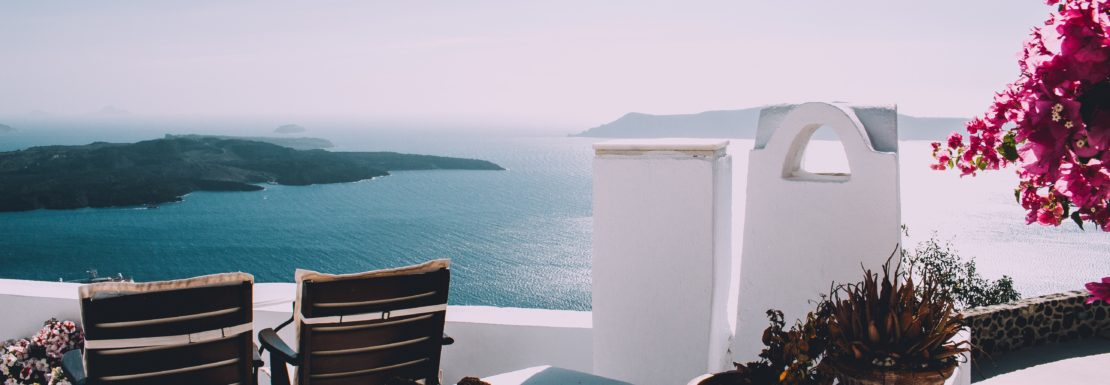 Want to own a vacation property and generate income from it?! Here's your guide to vacation rentals. investing real estate | real estate investing | vacation property | investment property | airbnb