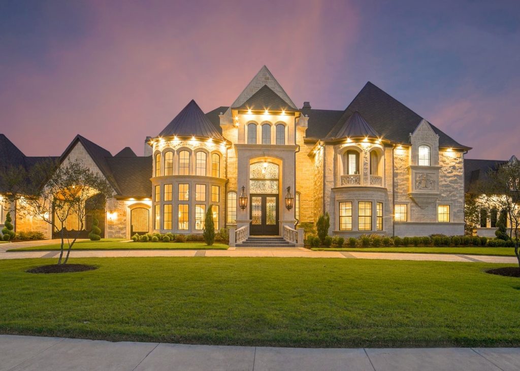 How to become a luxury real estate agent in 7 easy steps